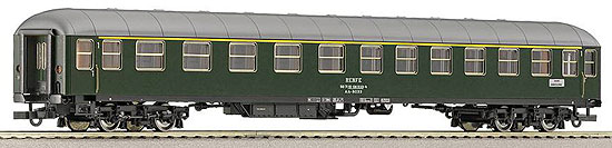 Passenger car 1st class<br /><a href='images/pictures/Roco/64500.jpg' target='_blank'>Full size image</a>